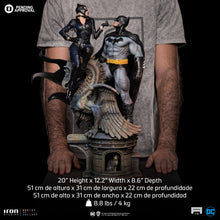 Load image into Gallery viewer, PRE-ORDER: BATMAN AND CATWOMAN SIXTH SCALE DIORAMA