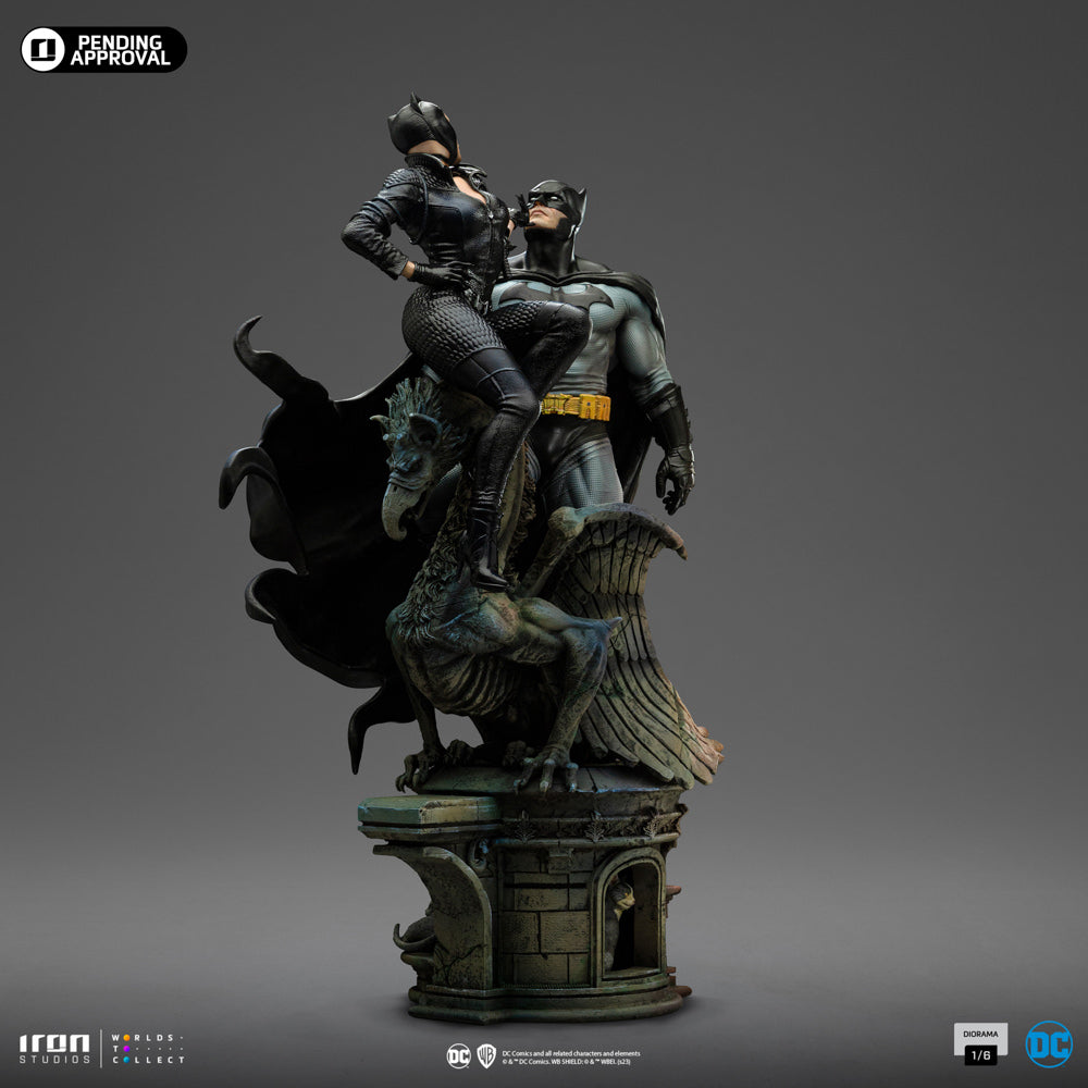 PRE-ORDER: BATMAN AND CATWOMAN SIXTH SCALE DIORAMA – Maxicollector