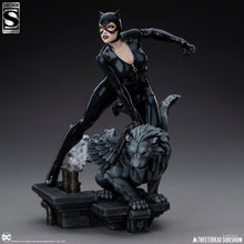 Load image into Gallery viewer, PRE-ORDER: CATWOMAN QUARTER SCALE MAQUETTE