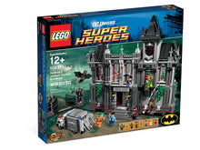 Load image into Gallery viewer, LEGO: BATMAN ARKHAM ASYLUM BREAKOUT 10937