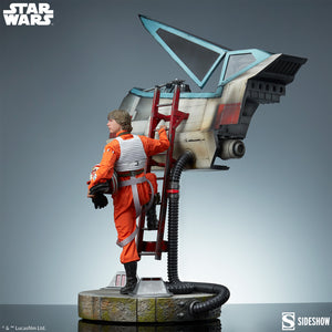 PRE-ORDER: LUKE AND X-WING PREMIUM FORMAT