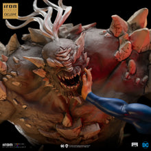 Load image into Gallery viewer, PRE-ORDER: SUPERMAN VS DOOMSDAY ART SCALE