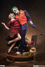 Load image into Gallery viewer, PRE-ORDER: THE JOKER AND HARLEY DIORAMA