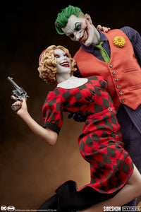 PRE-ORDER: THE JOKER AND HARLEY DIORAMA