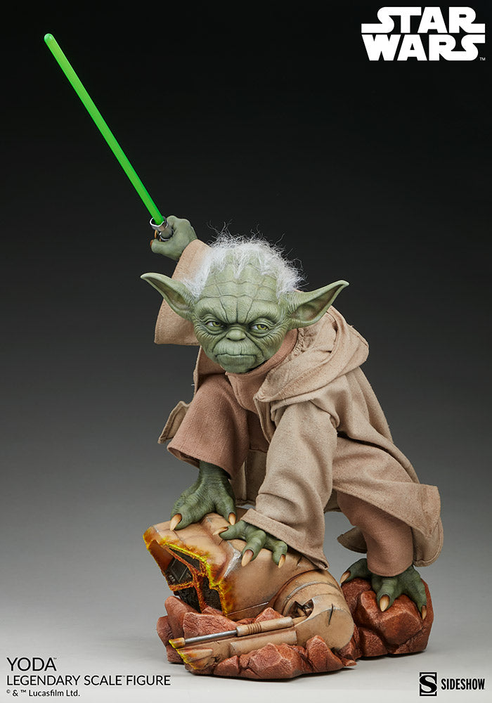 YODA LEGENDARY SCALE STATUE