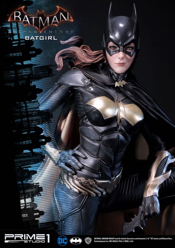 Batgirl Statue