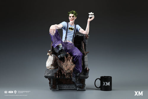 PRE-ORDER: BATMAN: WHITE KNIGHT: THE JOKER