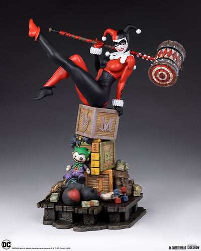PRE-ORDER: HARLEY QUINN 1/4 SCALE MAQUETTE