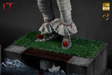 Load image into Gallery viewer, Pennywise Maquette