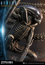 Load image into Gallery viewer, Scorpion Alien Deluxe Statue