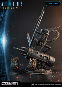 Scorpion Alien Deluxe Statue