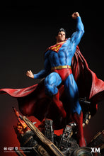 Load image into Gallery viewer, PRE-ORDER: SUPERMAN CLASSIC SIXTH SCALE