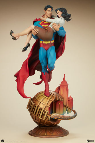 PRE-ORDER: SUPERMAN AND LOIS LANE